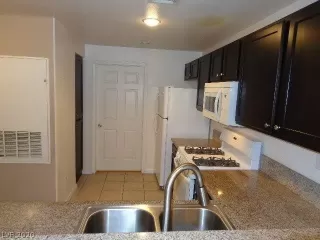 Photo #3: 2167440 Listing