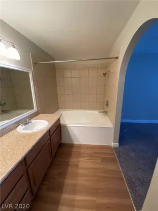 Photo #6: 2167456 Listing 