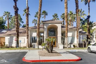 Photo #2: 2167518 Listing