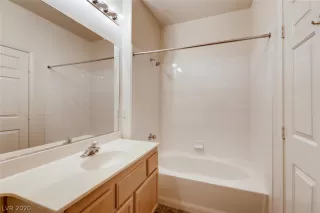 Photo #4: 2167518 Listing