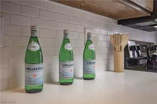 Photo #4: 2167559 Listing