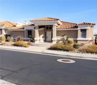 Photo #1: 2167579 Listing