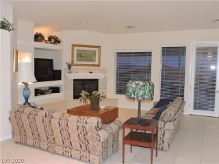 Photo #3: 2167579 Listing