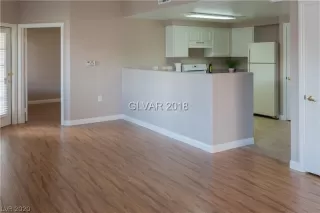 Photo #4: 2167628 Listing