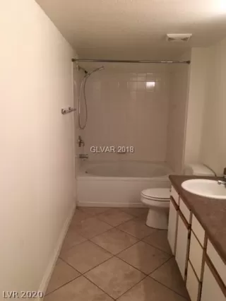 Photo #5: 2167628 Listing