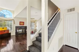 Photo #6: 2167660 Listing