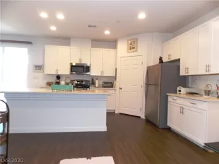 Photo #4: 2167721 Listing 