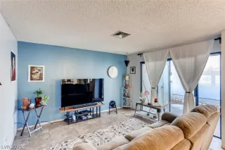 Photo #2: 2167726 Listing