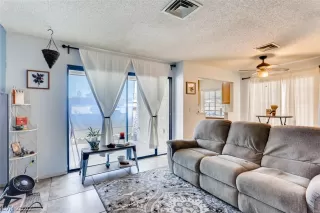 Photo #3: 2167726 Listing