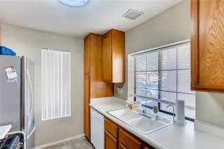 Photo #5: 2167726 Listing