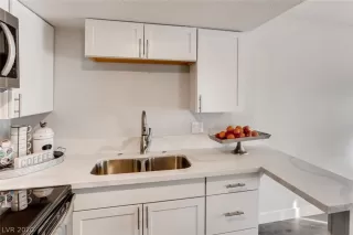 Photo #3: 2167744 Listing