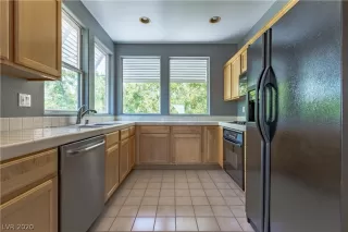 Photo #4: 2167748 Listing