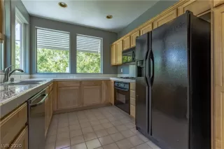 Photo #5: 2167748 Listing