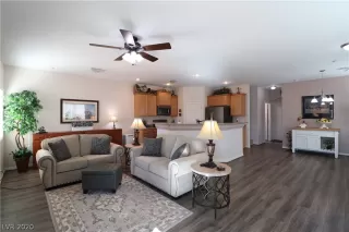 Photo #5: 2167774 Listing