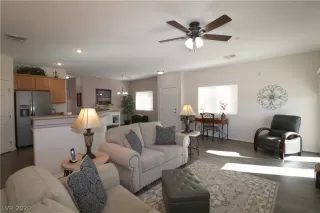 Photo #6: 2167774 Listing