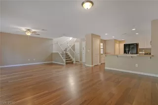 Photo #6: 2167796 Listing 