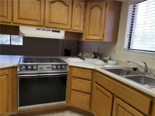 Photo #5: 2167864 Listing 