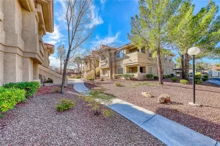 Photo #3: 2167876 Listing