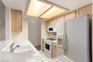Photo #6: 2167919 Listing 