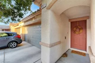 Photo #1: 2167958 Listing