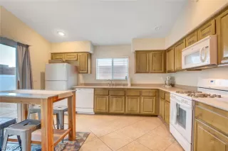 Photo #2: 2167958 Listing