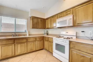 Photo #3: 2167958 Listing