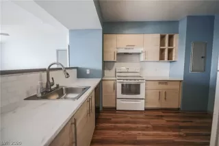 Photo #4: 2167979 Listing