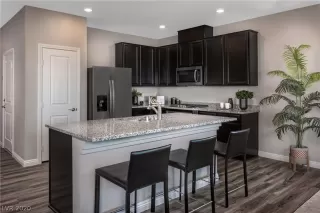 Photo #2: 2168037 Listing