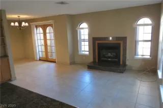 Photo #4: 2168043 Listing