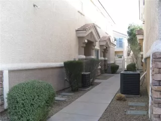 Photo #3: 2168142 Listing