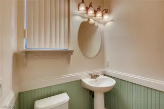 Photo #4: 2168261 Listing