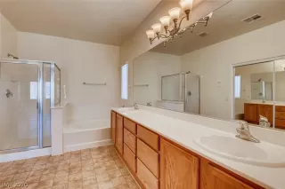 Photo #6: 2168261 Listing