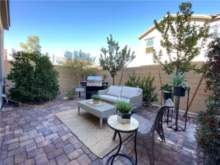 Photo #2: 2168327 Listing