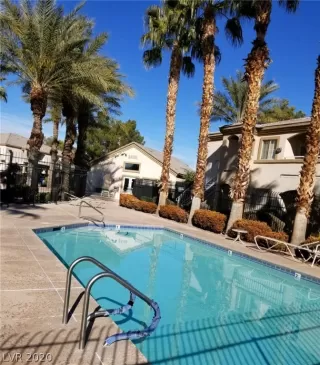 Photo #3: 2168341 Listing