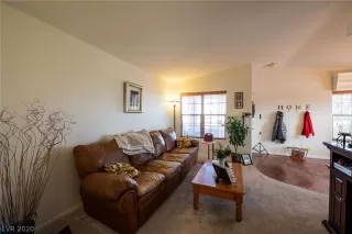 Photo #4: 2168369 Listing