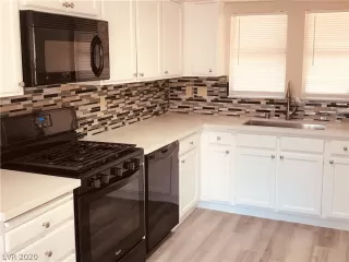 Photo #2: 2168413 Listing