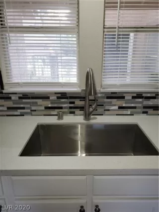 Photo #3: 2168413 Listing