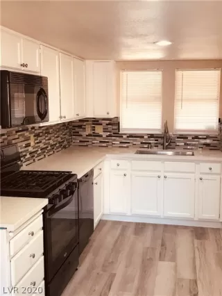 Photo #6: 2168413 Listing