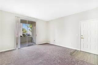 Photo #3: 2168415 Listing