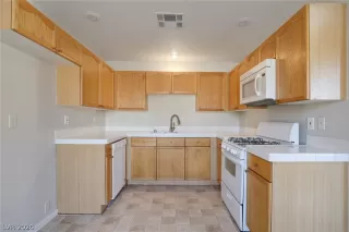 Photo #5: 2168456 Listing