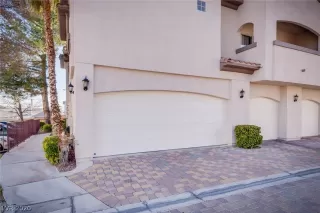 Photo #2: 2168545 Listing