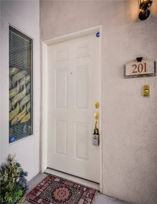 Photo #3: 2168545 Listing