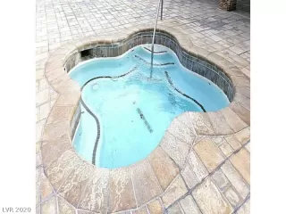 Photo #3: 2168647 Listing 