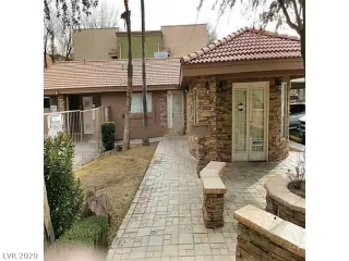 Photo #4: 2168647 Listing 