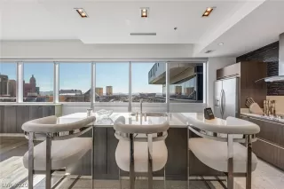 Photo #1: 2168692 Listing