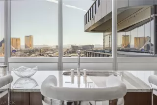 Photo #2: 2168692 Listing