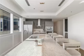 Photo #3: 2168692 Listing