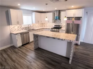 Photo #3: 2168718 Listing 