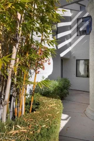 Photo #3: 2168798 Listing