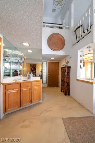 Photo #4: 2168798 Listing